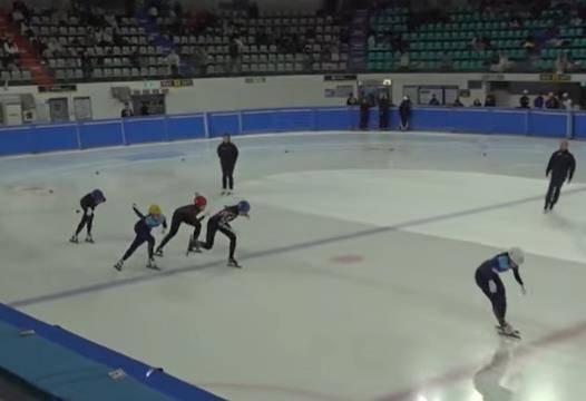 여유 있게 결승선 통과하는 최민정(맨 오른쪽) 최민정이 9일 서울 양천구 목동아이스링크에서 열린 2026-2027 쇼트트랙 국가대표 1차 선발대회 여자 1,000ｍ 결승에서 2위 그룹을 멀찌감치 따돌리며 1위로 결승선을 통과하고 있다. [대한빙상경기연맹 중계 화면 캡처. 재배포 및 DB 금지]