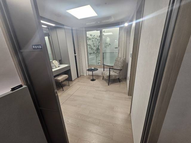 ‘옥정중앙역 디에트르’ 128㎡ 전용 B타입 안방 멀티룸 전경. (사진=홍승표 기자)