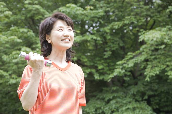 나이 들면서 체지방을 줄이고 근육질의 날씬한 몸매를 갖는 것은 건강 유지에 중요하다. 이는 체성분을 바꾸는 신체 재구성을 통해 가능하다. 사진=게티이미지뱅크