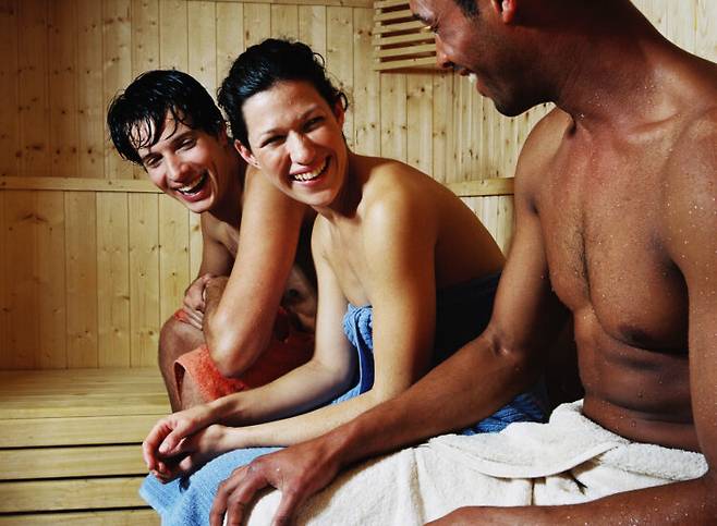 사우나의 열 스트레스로 인한 면역 활성화가 사우나가 건강에 도움이 되는 이유일 수 있다는 연구 결과가 나왔다. 사진=게티이미지뱅크