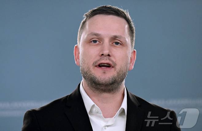 옌스-프레데리크 닐센 그린란드 총리가 수도 누크에서 기자회견을 갖고 있다. 2026.1.20 ⓒ AFP=뉴스1