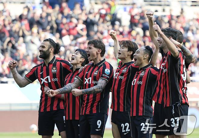 시즌 개막 후 무패 행진을 이어가고 있는 FC서울. ⓒ 뉴스1 박정호 기자