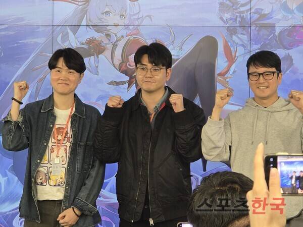 왼쪽부터 강동기 넷마블 사업부장, 이다행 넷마블 사업본부장, 김건 넷마블몬스터 대표. ⓒ조민욱 기자