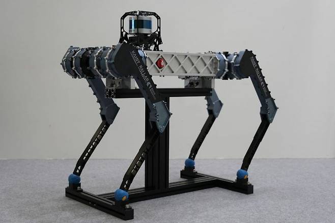 경기도 일산 전시관에서 선보일 황보제민 교수의 사족보행 로봇 '라이보'. KAIST