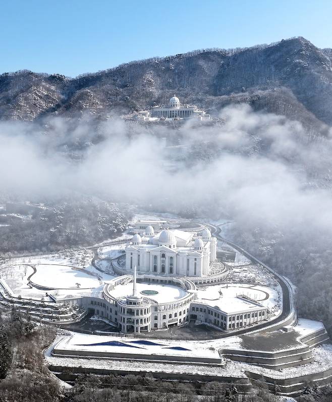 2025년 12월 15일 경기 가평군 통일교 천원궁과 천정궁 젼경. /조선DB