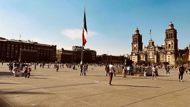 세계에서 두 번째로 큰 규모인 소칼로 광장 전경