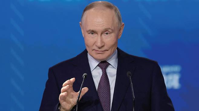 3월 26일 러시아 모스크바에서 열린 러시아 산업인 및 기업인 연합 총회에서 연설하는 블라디미르 푸틴 러시아 대통령. /사진 로이터연합