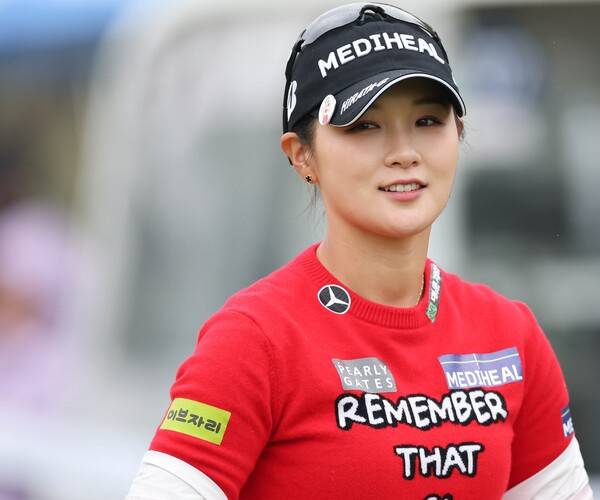 2026년 한국여자프로골프(KLPGA) 투어 iM금융오픈에 출전한 박현경 프로가 1라운드에서 경기하는 모습이다. 사진제공=KLPGA (사진을 무단으로 사용하지 마십시오.)