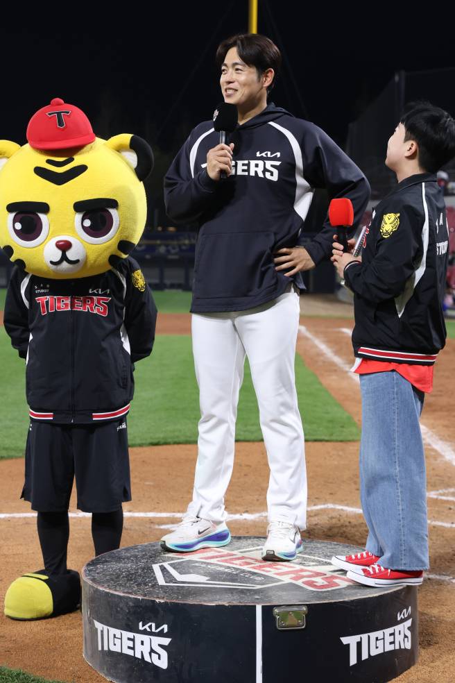 지난 8일 광주 삼성전을 마친 뒤 수훈선수 인터뷰를 하는 이태양. KIA 제공