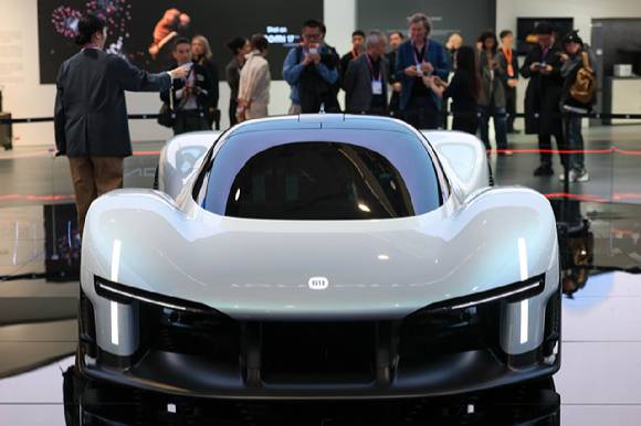 3월2일(현지시간) 스페인 바르셀로나 피라 그란 비아 전시장에서 열린 '모바일 월드 콩그레스(MWC)2026'에서 샤오미 전기 하이퍼카 콘셉트 '샤오미 비전 그란 투리스모'가 전시돼 있다 [사진=바르셀로나=사진공동취재단]