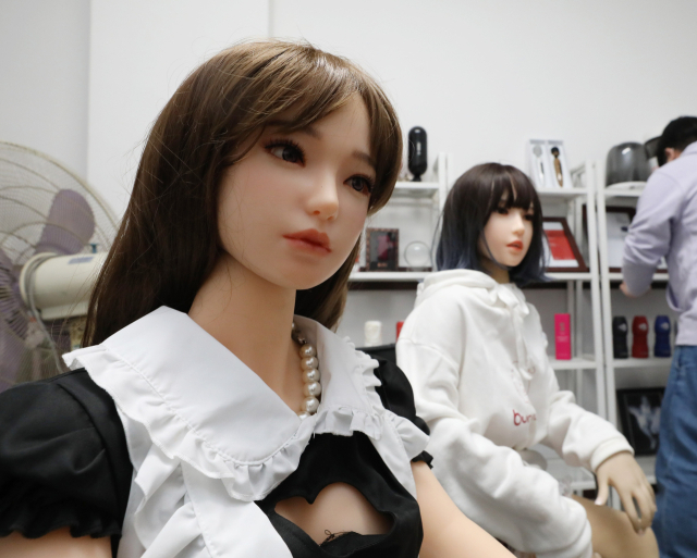 성인용 장난감 리얼돌. 뉴스1