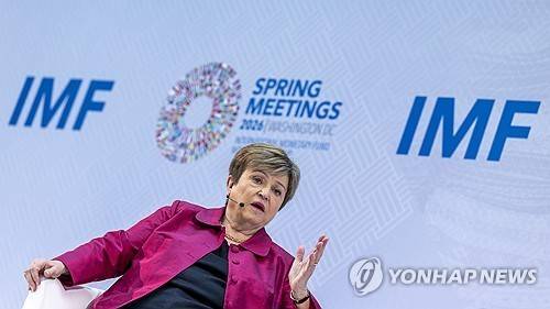 크리스탈리나 게오르기에바 IMF 총재가 9일(현지시간) 워싱턴 IMF 본부에서 취재진의 질문에 답하고 있다. ⓒEPA=연합뉴스