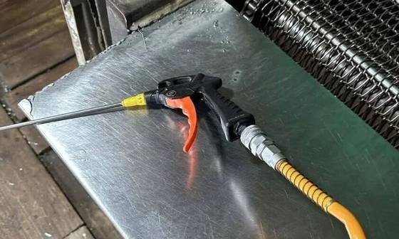 학대가 발생한 공장에서 사용하던 산업용 에어건.