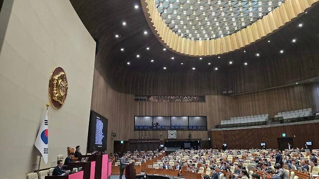 10일 국회 본회의에서 2026년도 제1회 추가경정예산안이 통과되고 있다. (최휘영 장관 페이스북)
