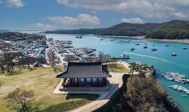 KBS 드라마 '동백꽃 필 무렵'의 촬영지인 충남 보령 오천항과 충청수영 모습. [사진 보령시]