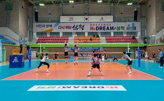 11일 수성고-제천산업고 8강전 [한국중고배구연맹 제공]