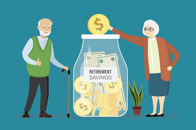 생명보험사들이 확정보증 구조를 앞세운 연금보험 신상품을 잇따라 내놓고 있다. 안정형 수요층을 공략하겠다는 전략으로 풀이된다. [게티이미지뱅크]