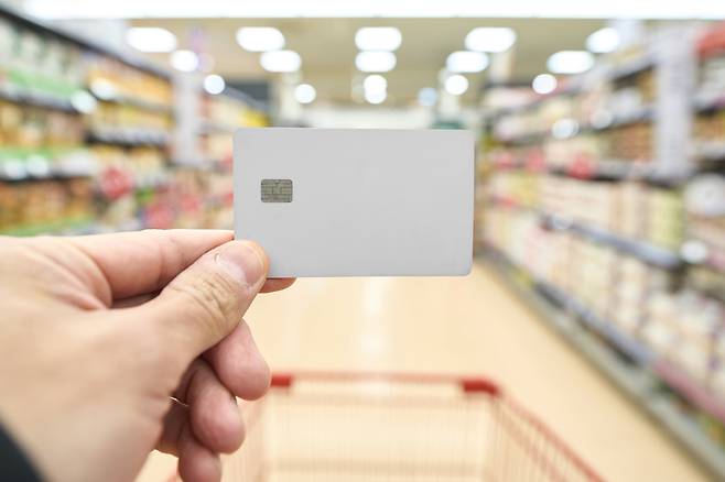 11일 정부는 중동전쟁으로 인한 국민들의 부담을 덜고자&nbsp;‘고유가 피해지원금 계획’을 발표했다.&nbsp;게티이미지뱅크