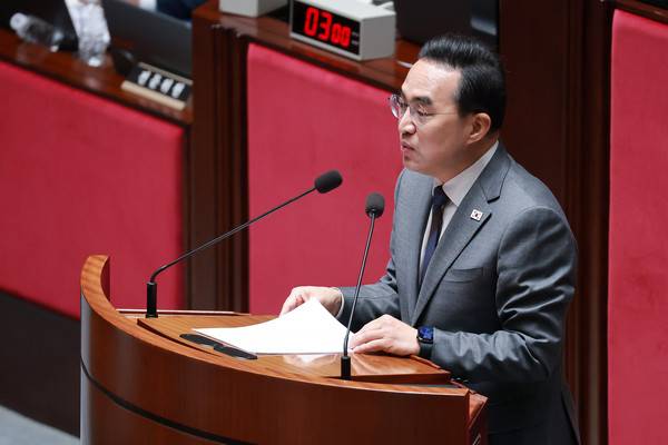 박홍근&nbsp;기획예산처 장관이 7일 국회에서 열린 예산결산특별위원회 전체회의에서 2026년도 제1회 추가경정예산안 제안 설명을 하고 있다. 2026.4.7 [사진=연합뉴스]