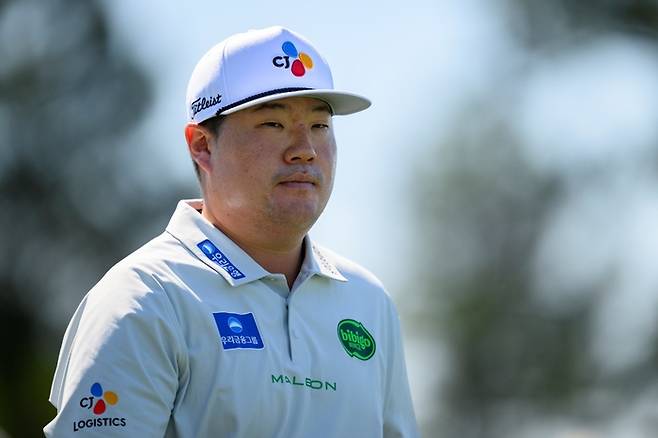 임성재가 12일(한국시간) 오거스타 내셔널골프클럽에서 열린 제90회 마스터스 토너먼트 3라운드에서 신중한 표정으로 공략지점을 바라보고 있다. 사진 | PGA투어