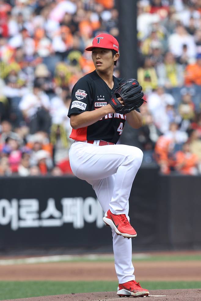 KIA 이의리가 11일 대전 한화생명 볼파크에서 열린 2026 KBO리그 정규시즌 한화와 경기에 선발 등판해 역투하고 있다. 사진 | KIA 타이거즈