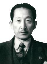 홍해성은 황철에게 정통 사실주의 연극을 가르쳐준 연출가. 한국 근대연극을 정착시킨 인물로 평가받는다.