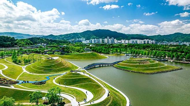 전남 순천시 풍덕·오천동 일대 93만 ㎡에 조성된 순천만국가정원. 아름드리 수목 540종 100만 그루가 자라고 있다. 순천시 제공
