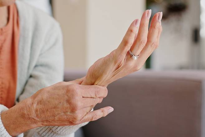 일본 도쿄 건강장수의료센터에서 연구부장을 지낸 김헌경 박사가 근육의 중요성을 강조했다./사진=클립아트코리아