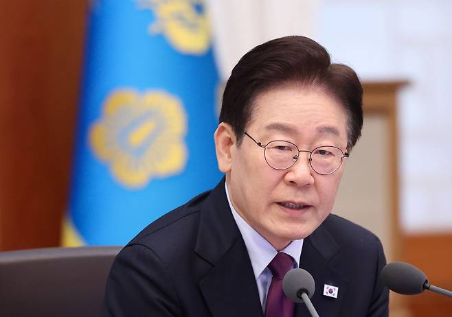 이재명 대통령이 지난 9일 청와대에서 열린 수석보좌관회의에서 발언하고 있다. 연합뉴스