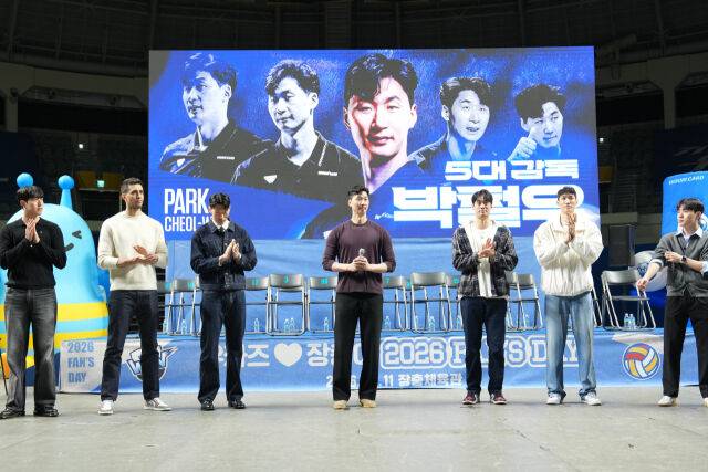 우리카드 박철우 감독./우리카드 배구단