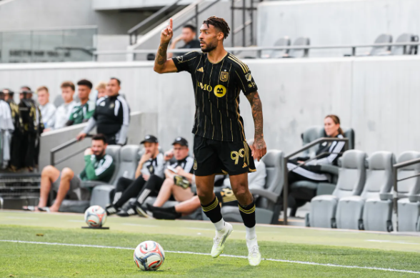 ▲ 손흥민은 득점과 전개, 압박, 공간 창출까지 공격 전반을 지배하며 팀의 흐름 자체를 설계했다. 경기 내내 상대 수비는 손흥민의 움직임에 끌려다녔고, 공을 잡을 때마다 경기장의 공기가 요동쳤다. 그런 손흥민이 없자 LAFC는 첫 패배를 당했다. ⓒ LAFC