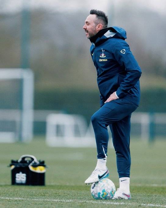 ▲ 데 제르비 감독은 지난 1일 토트넘 홋스퍼의 새 감독으로 공식 선임됐다. 이번 시즌 토트넘은 지도자 교체만 세 차례나 겪었다. 시즌 초반 기대를 모았던 토마스 프랭크 감독이 성적 부진으로 물러났고, 이후 소방수로 투입된 이고르 투도르 감독 역시 반등에 실패하며 짧은 임기를 마쳤다. ⓒ 토트넘 홋스퍼