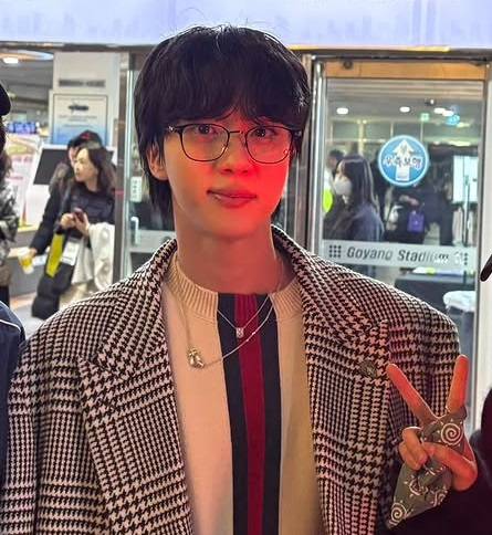 방탄소년단 진, 월드투어에서 기안장 남매들과 재회..코쿤 "그저 빛"