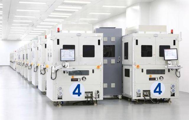 한미반도체의 HBM4 전용 장비 'TC 본더 4(TC BONDER 4)' [사진=한미반도체]