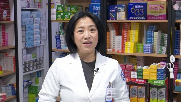 두릅과 미나리 영양 성분에 대해 설명하는 안지원 (서초 세븐약국)약사