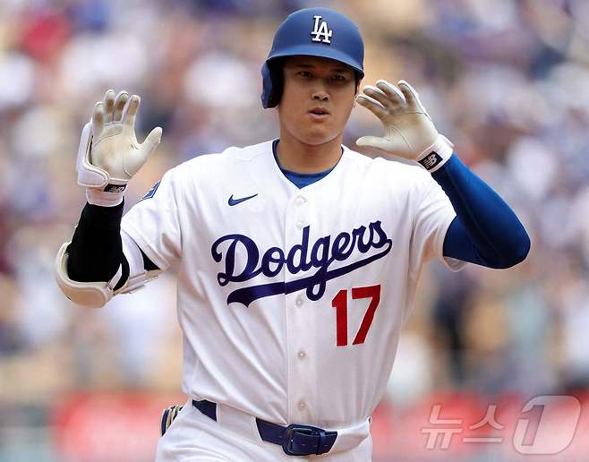 LA 다저스 오타니 쇼헤이는 13일(한국시간) 열린 2026 메이저리그 텍사스 레인저스전에서 시즌 5호 홈런을 기록했다. ⓒ AFP=뉴스1