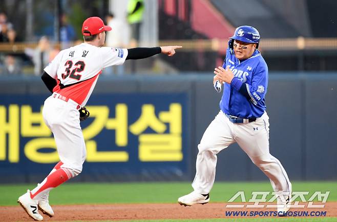 박찬호가 떠난 유격수 자리를 완벽하게 메우고 있는 KIA 데일.