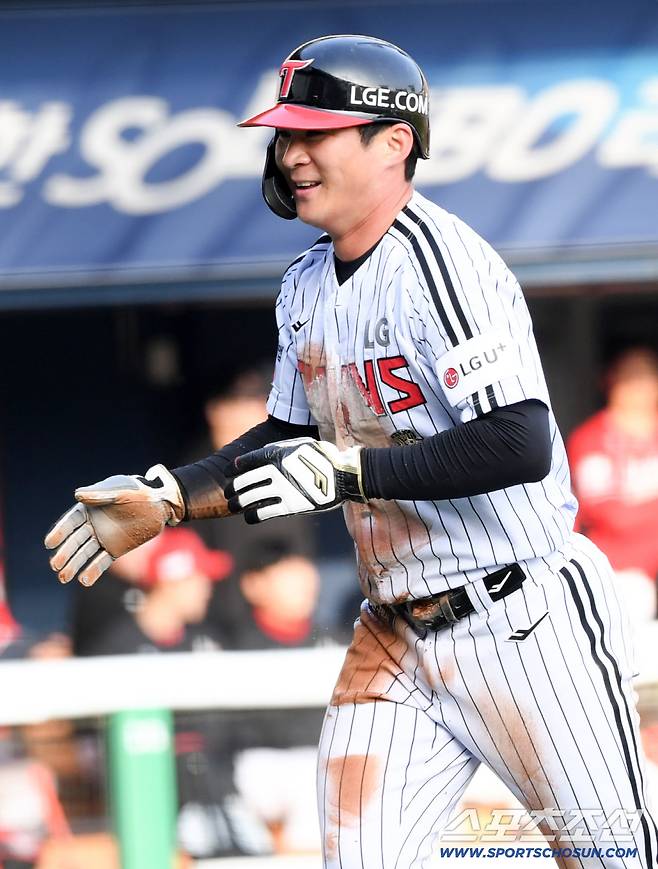 11일 잠실구장에서 열린 LG와 SSG의 경기. LG 오지환이 득점하고 있다. 잠실=박재만 기자 pjm@sportschosun.com/2026.04.11/