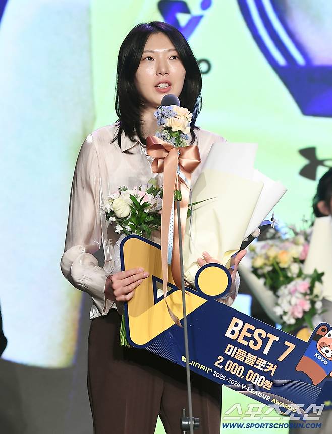 진에어 2025-2026 V리그 시상식이 13일 오후 서울 광진구 비스타워커힐서울에서 열렸다. 베스트7에 선정된 양효진이 수상 소감을 말하고 있다. 정재근 기자 cjg@sportschosun.com/2026.4.13/