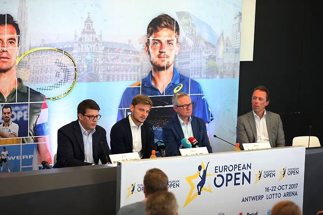 연초에 매물로 나온 ATP 250 유러피언오픈 테니스대회의 기자회견에 참석한 소유권자 테니스움과 다비드 고팡, 토너먼트 디렉터(왼쪽부터). 게티이미지