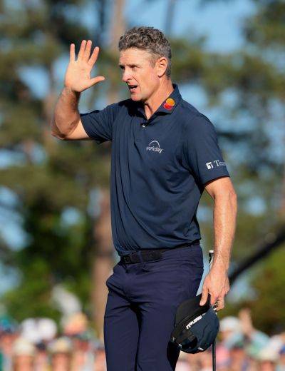 저스틴 로즈가 마스터스 최종 라운드를 마친 뒤 갤러리의 박수에 손을 들어 인사하고 있다. 오거스타=로이터연합뉴스