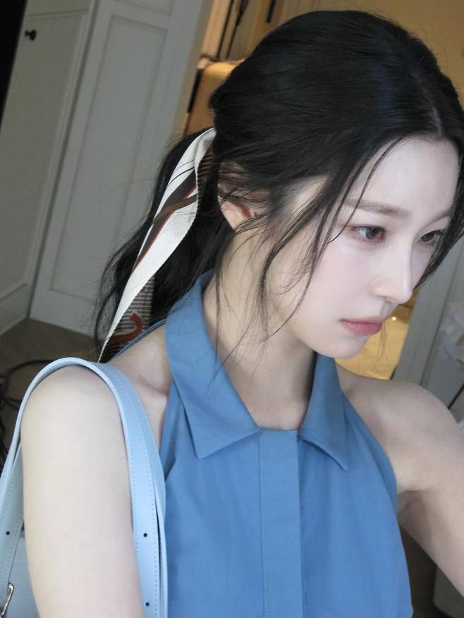 4월 17일 생일을 맞은 프로미스나인 백지헌. 인스타그램 @jiheonnibaek