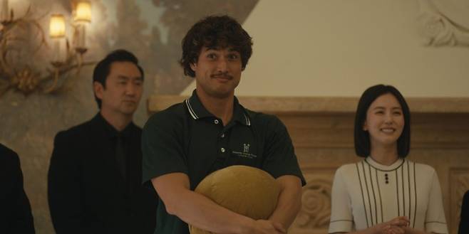 찰스 멜튼.  넷플릭스 제공