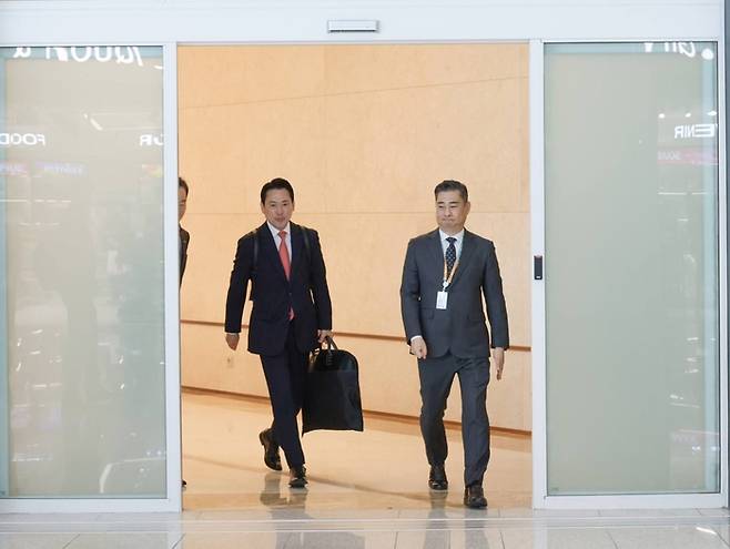 장동혁 국민의힘 대표가 지난 11일 미국 워싱텅 DC 방문을 위해 출국길에 오르고 있다. [장동혁 국민의힘 대표 페이스북 캡처]