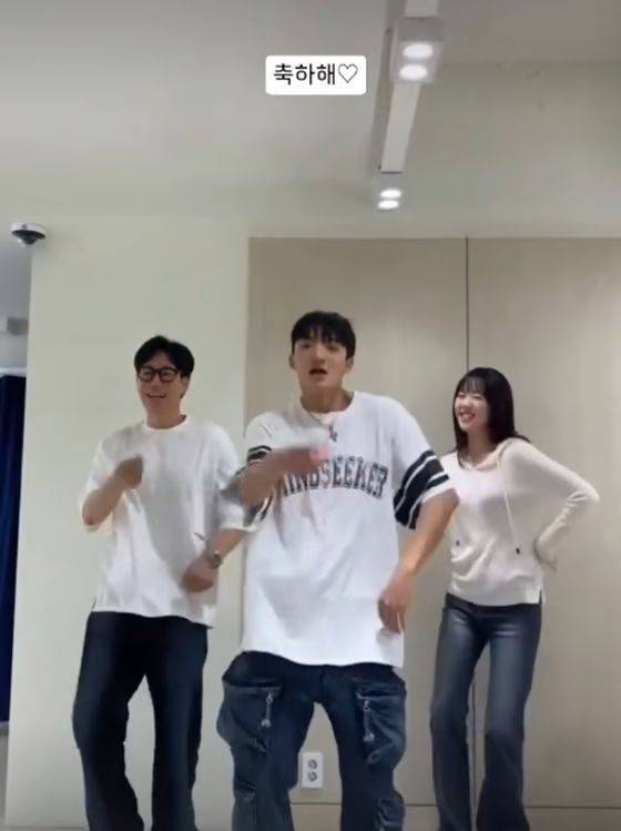 [서울=뉴시스] 방송인 지석진이 배우 지예은과 댄서 바타의 열애 소식을 축하했다. (사진 = 인스타그램 캡처) 2026.04.13. photo@newsis.com *재판매 및 DB 금지