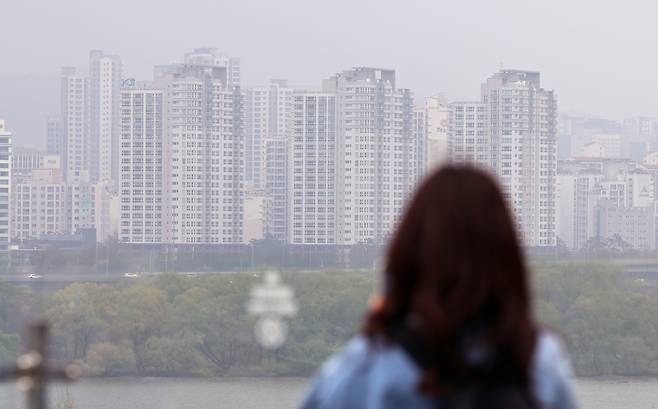 지난 10일 서울 한강 이북지역의 한 아파트 단지.