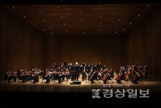 ▲ '예술의전당 교향악축제' 마지막 순서(4월23일)로 무대에 오르는 울산시립교향악단. 울산시립예술단 제공