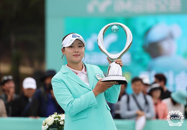 김민솔이 12일 열린 KLPGA 투어 iM금융오픈 2026 최종 4라운드에서 우승을 차지했다. 사진 | KLPGA