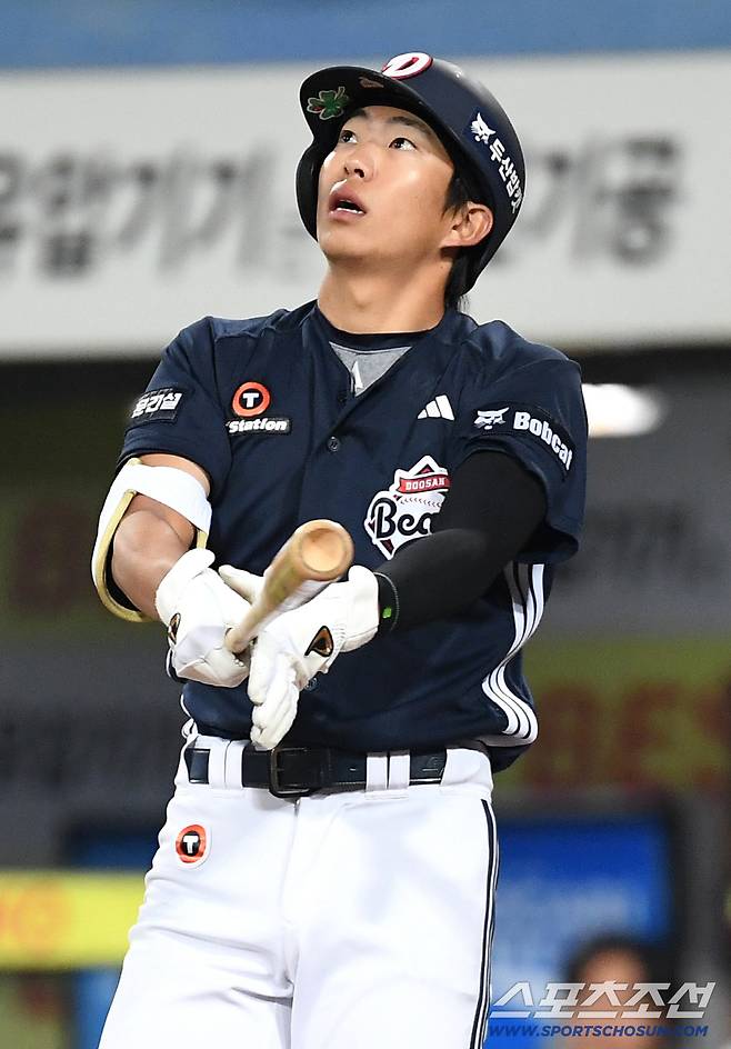 1일 대구 삼성라이온즈파크에서 열린 삼성과 두산의 경기. 타격하고 있는 두산 김민석. 대구=송정헌 기자songs@sportschosun.com/2026.04.01/