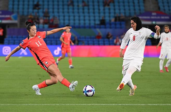 epa12789386 Choe Yu-ri of South Korea (L) competes with  Zahra Ghanbari of the Islamic Republic of Iran during the AFC Women?s Asian Cup Group A match between South Korea and Iran at Robina Stadium on the Gold Coast, Australia, 02 March 2026.  EPA/DAVE HUNT   AUSTRALIA AND NEW ZEALAND OUT EDITORIAL USE ONLY







<저작권자(c) 연합뉴스, 무단 전재-재배포, AI 학습 및 활용 금지>